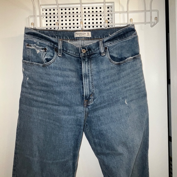 Abercrombie love curve 90s relaxed high waisted jeans size 10. - Picture 5 of 8